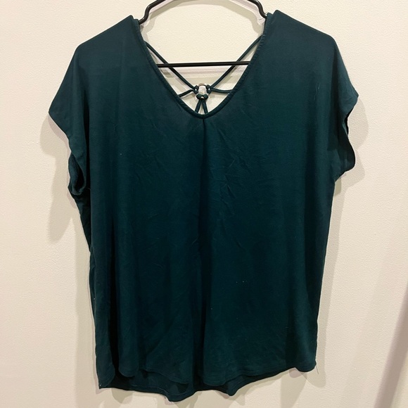 Emerald Green Women’s Detailed Back T shirt Size Small - Picture 1 of 3